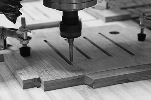 Quel type d'outils sont nécessaires pour le routeur CNC?