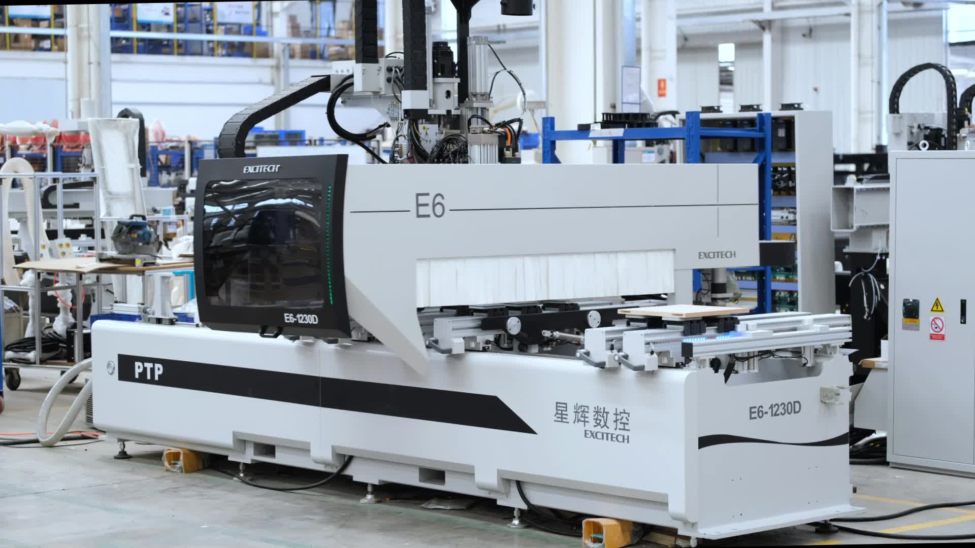 Choisir la bonne machine à bois peut améliorer l’efficacité.