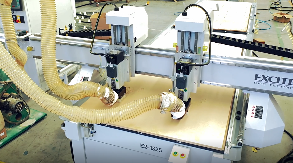 Machine à bois EXCITECH : protection de l'environnement, haute efficacité et précision.
